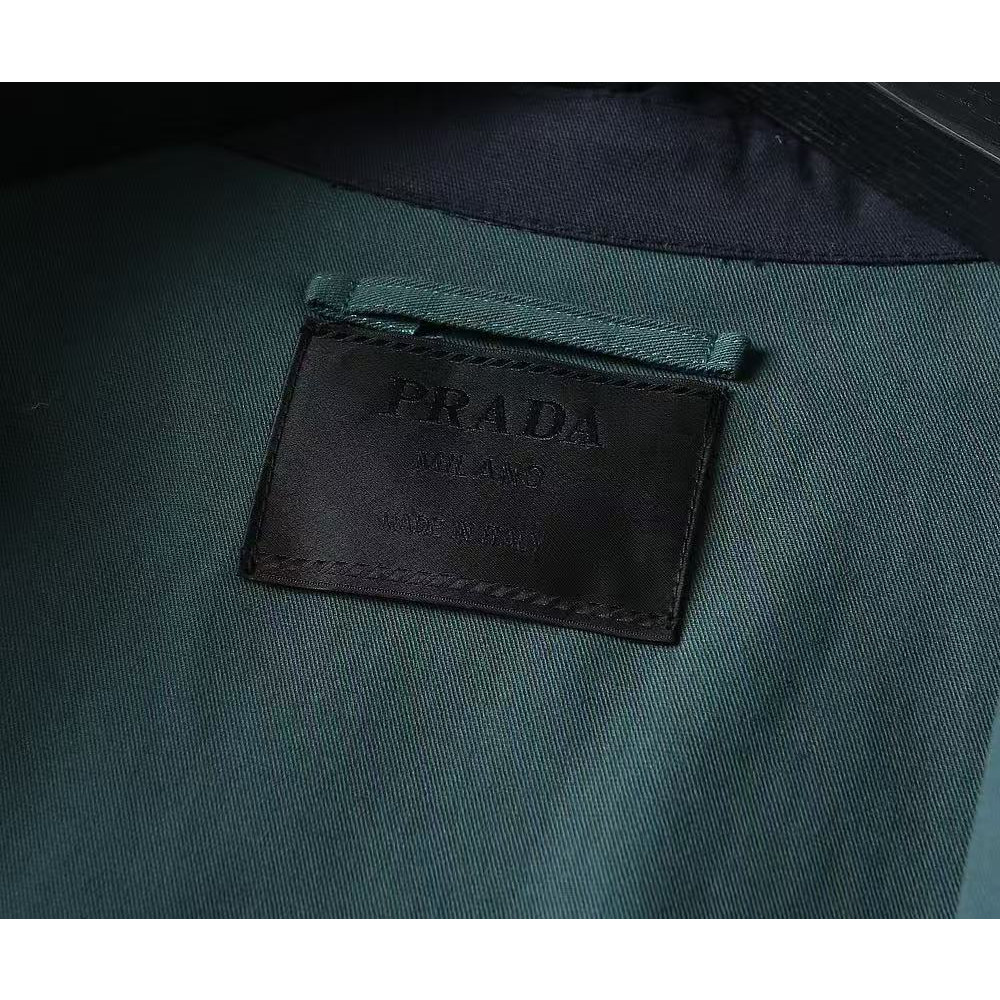 <p>PRADA 男士夹克外套(800893)</p>