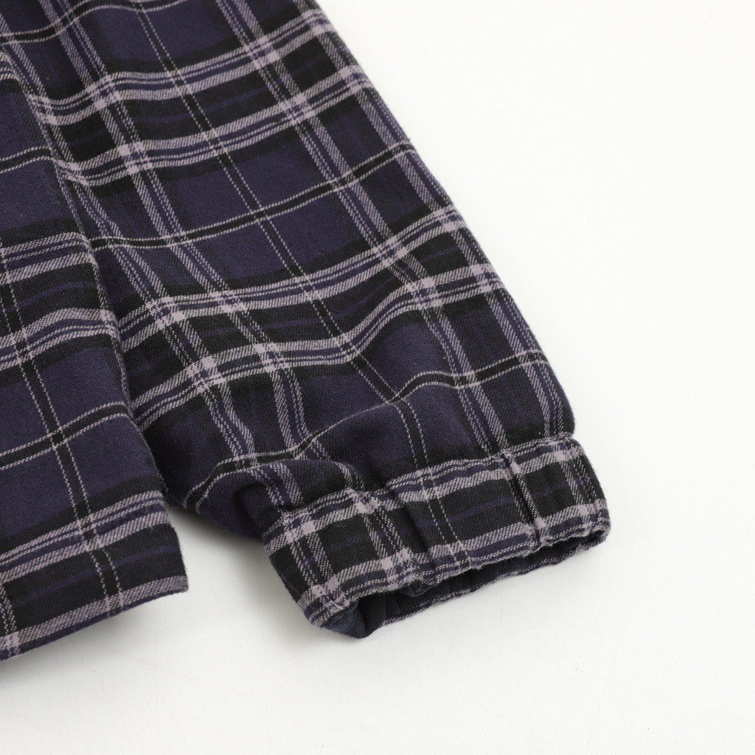 <p>Balenciaga 格纹贴布字母拉链外套</p>