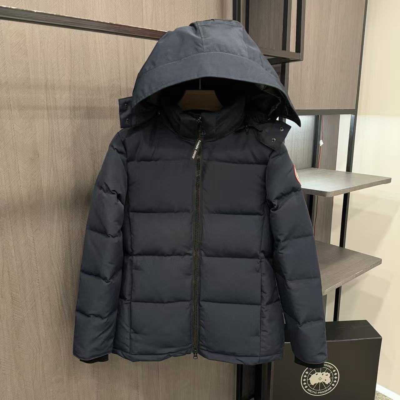 <p>Canada Goose Chelse*派克大衣羽绒服(藏青)</p>