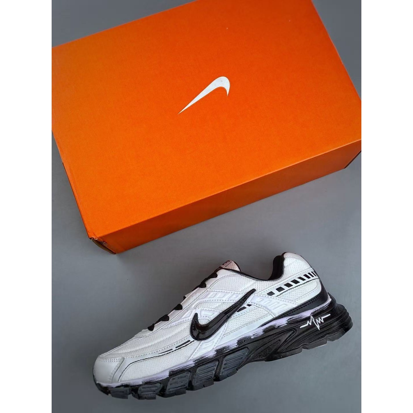 <p>NIKE INITIATOR 舒适老爹鞋 (白)</p>