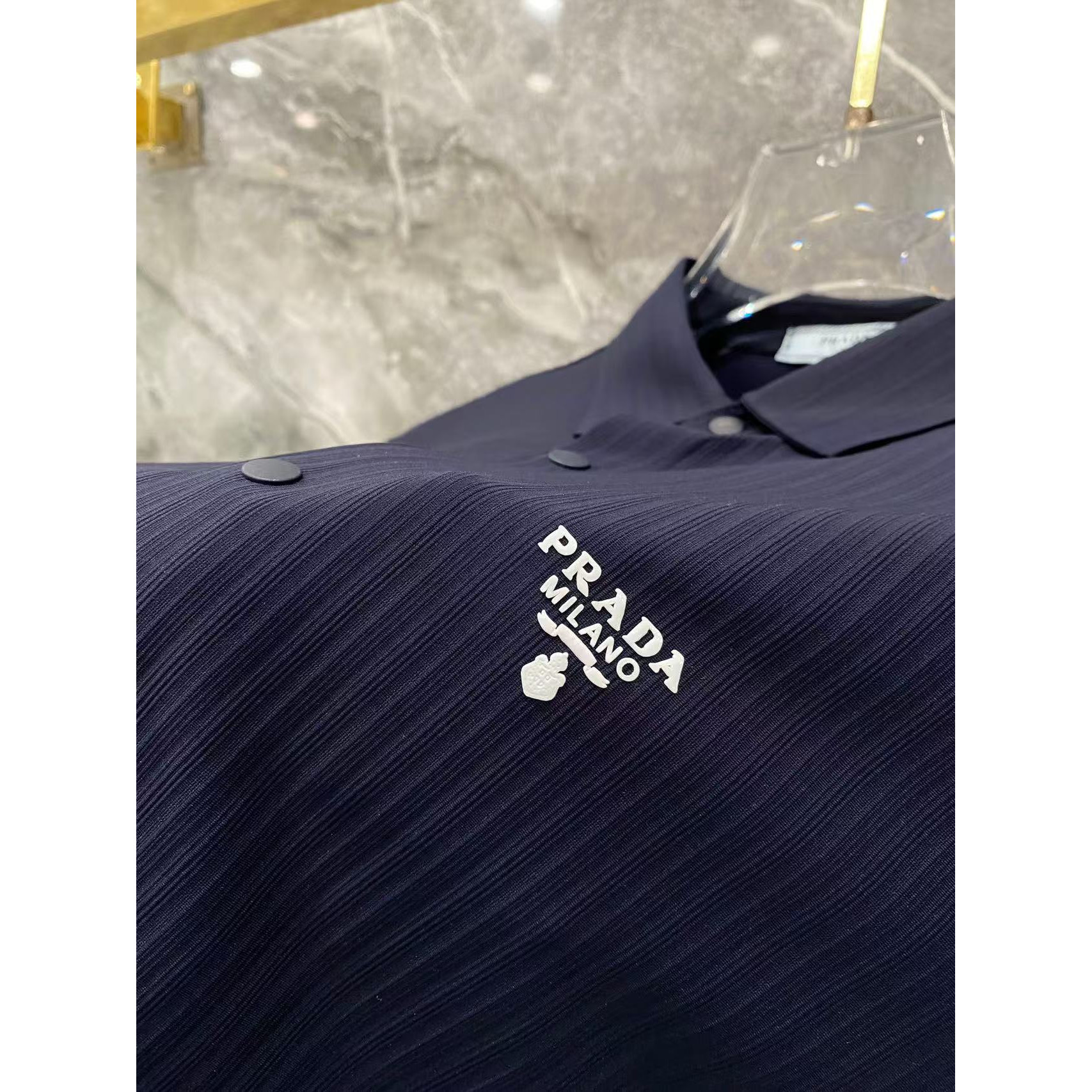 <p>Prada 秋冬长袖Polo(783002)</p>