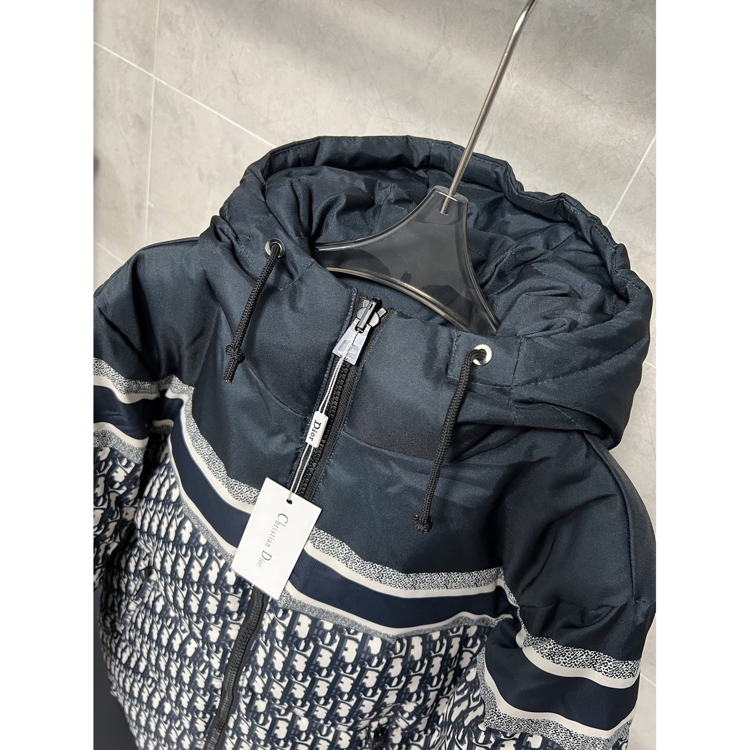 <p>Dior 双面穿羽绒棉服外套</p>