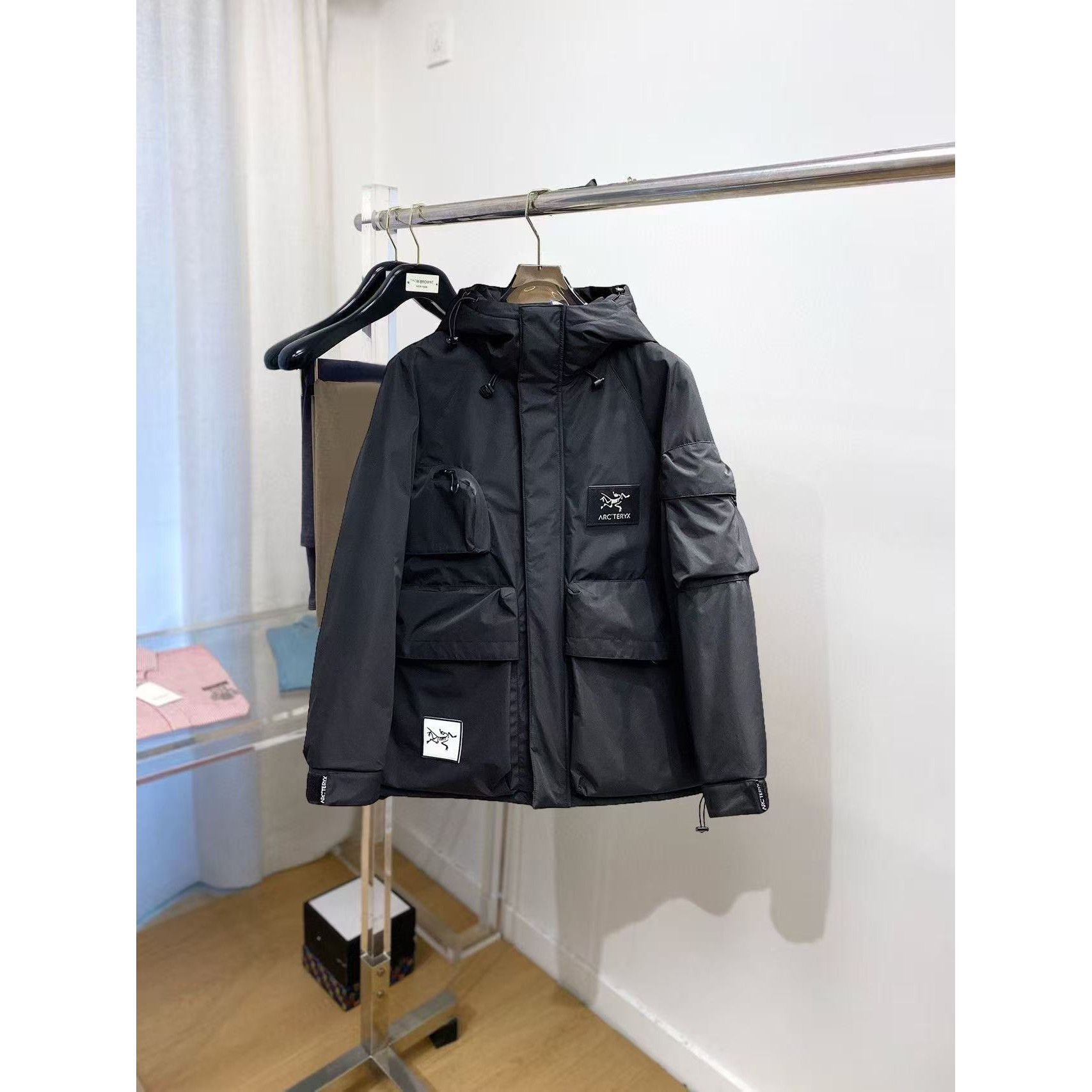 <p>Arc'teryx 秋冬新款羽绒服(黑)</p>