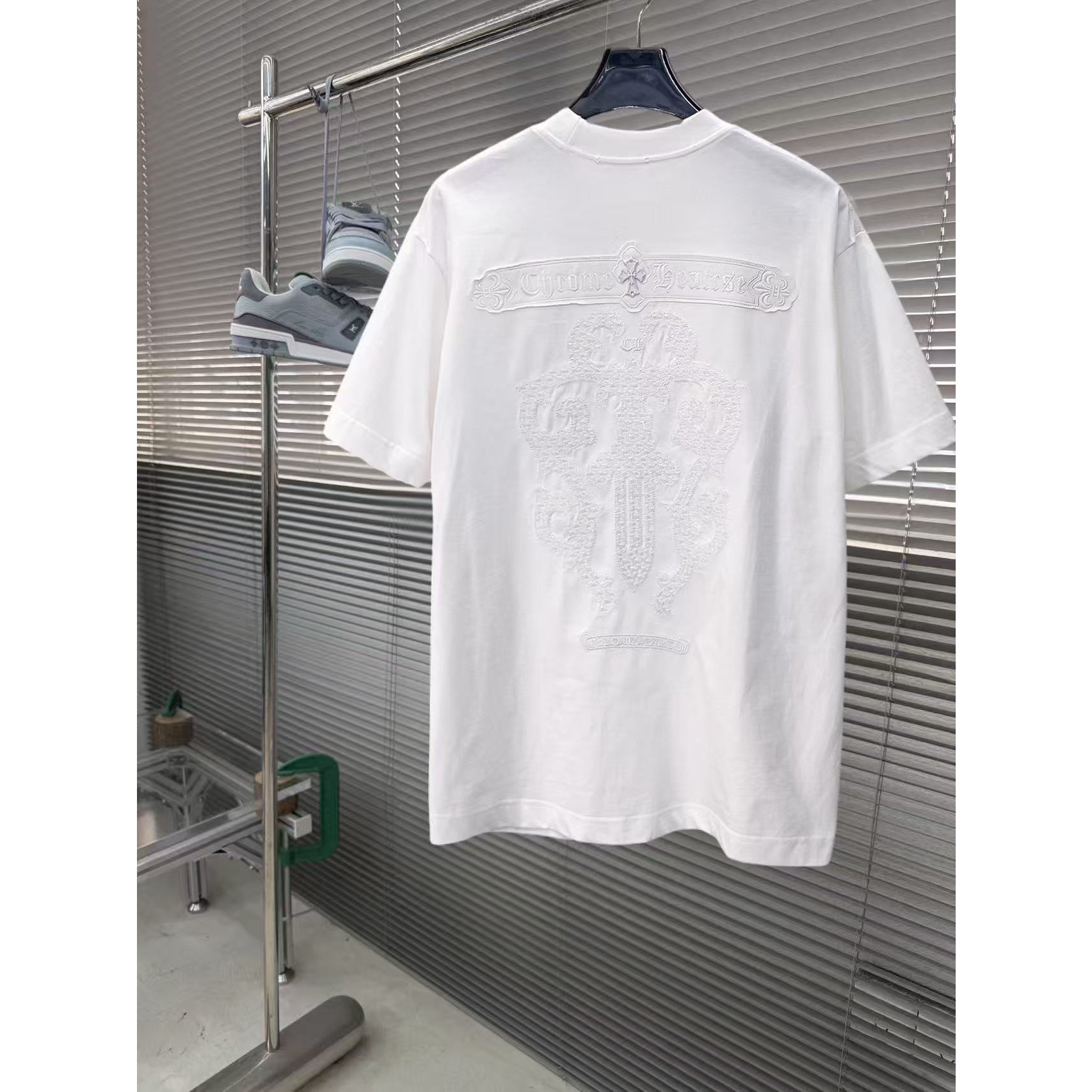 <p>CHROME HEARTS 专柜新款短袖T恤(白)</p>