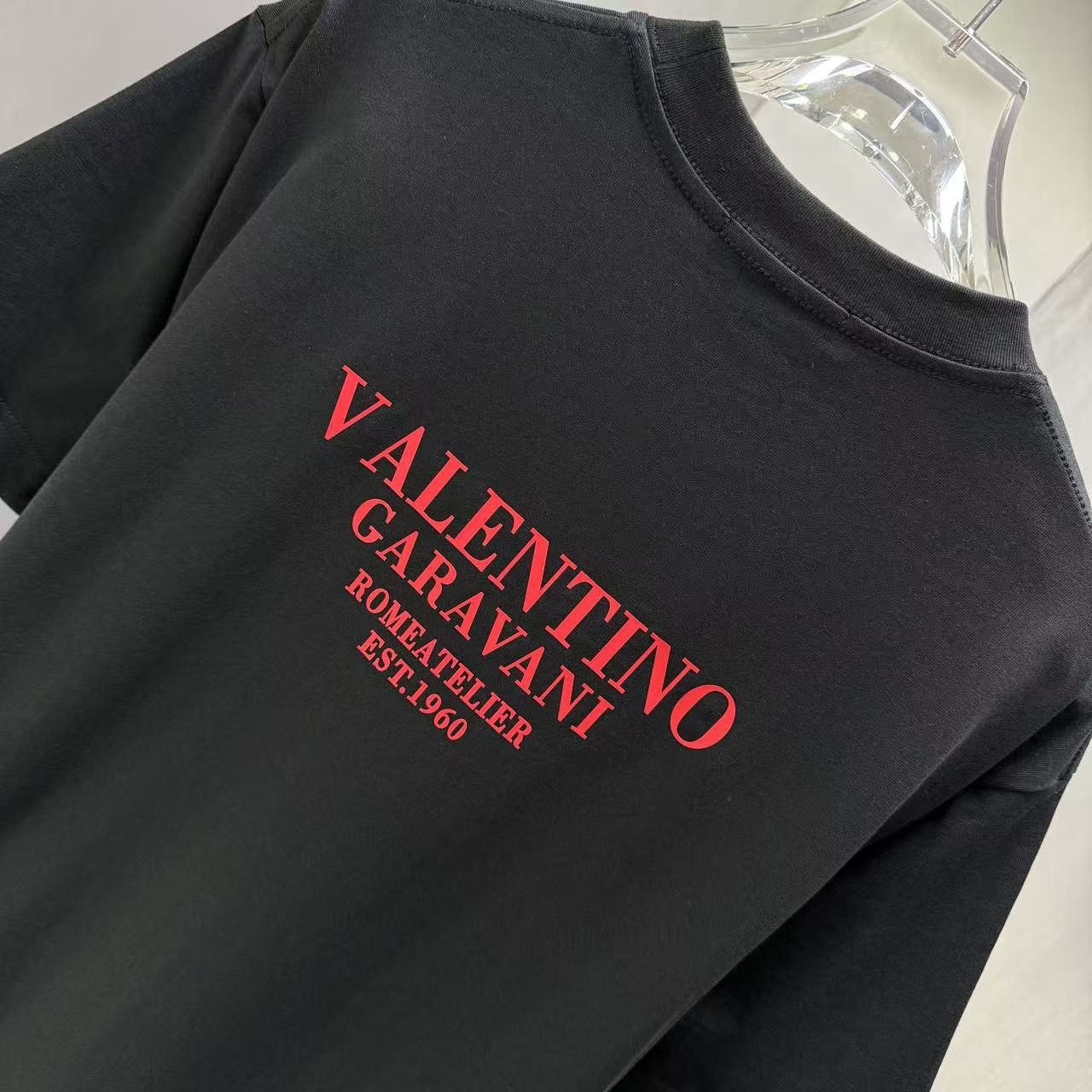<p>VALENTION 短袖T恤(黑)</p>