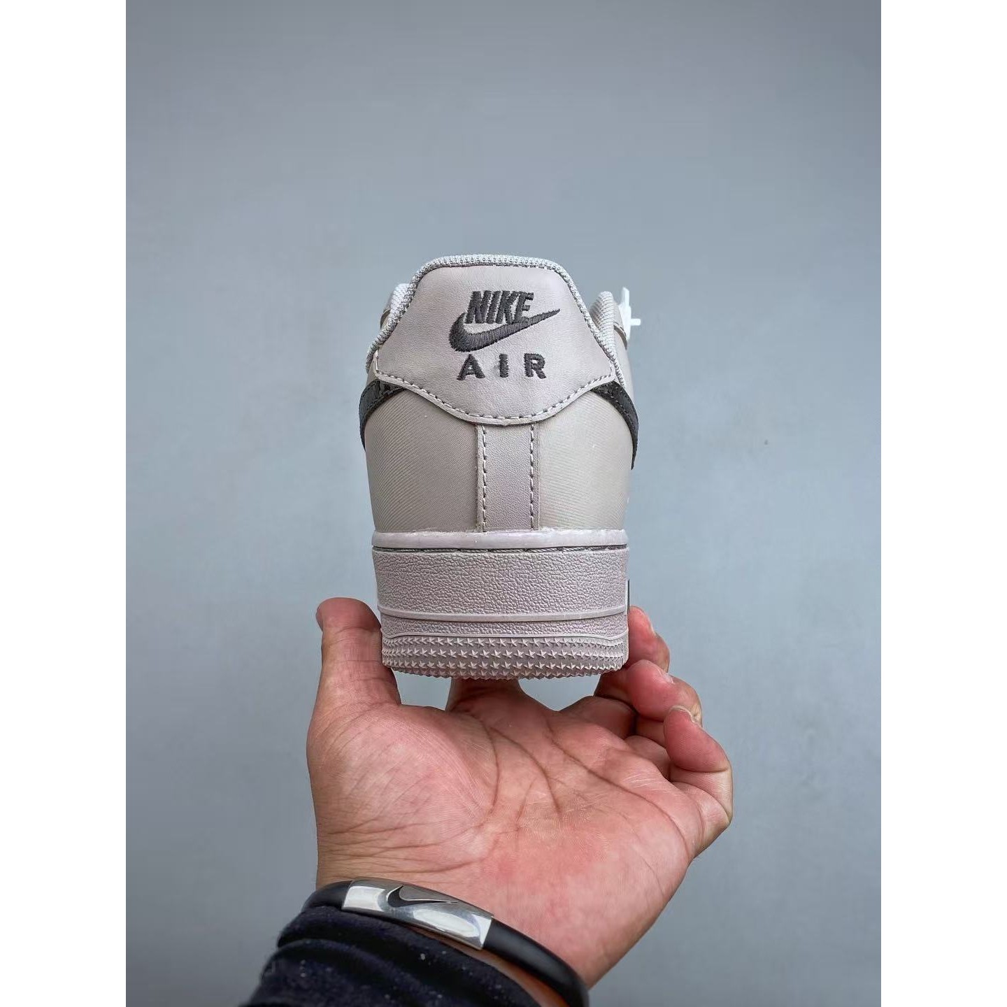 <p>NIKE AIR FORCE 1 LOW&nbsp; 运动鞋</p>