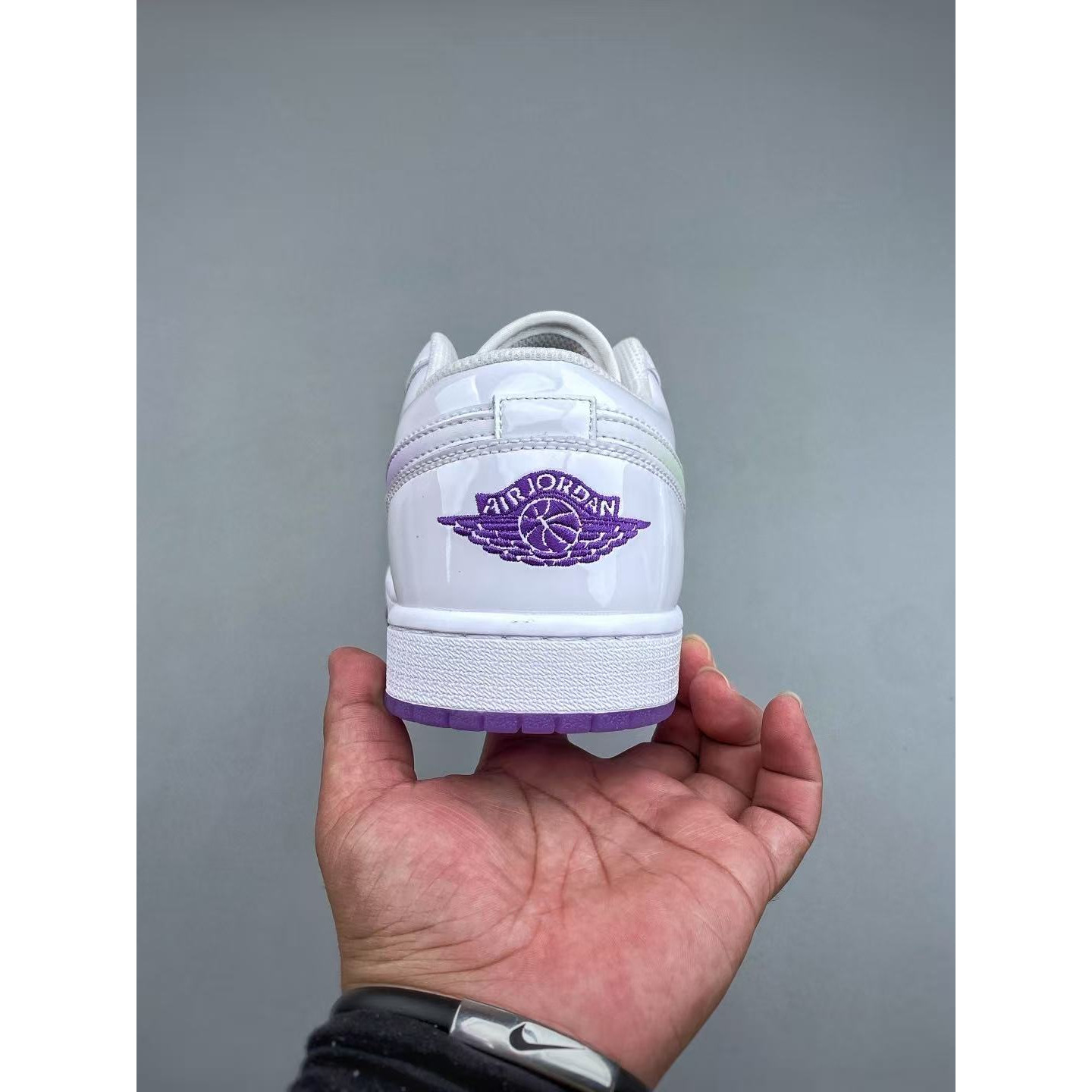 <p>Nike AIR JORDAN 1LOW G &nbsp;AJ1 低帮文化休闲板鞋(白)</p>