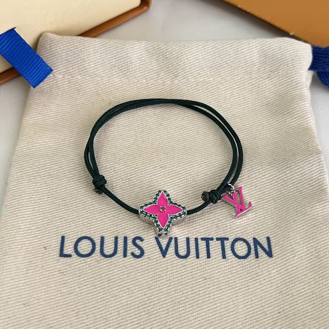 <p>LV 手绳</p>