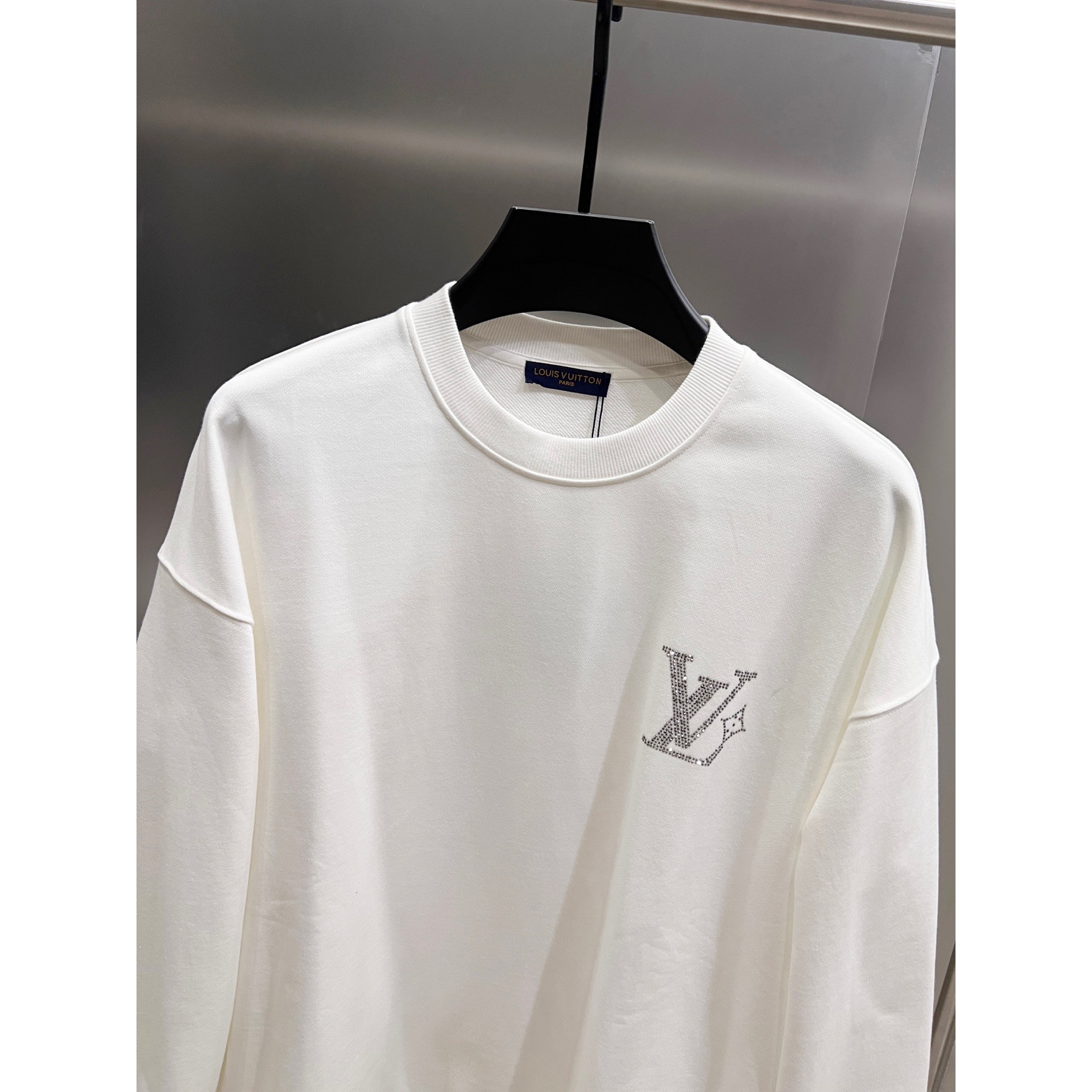 <p>LV 圆领长袖卫衣(白)</p>