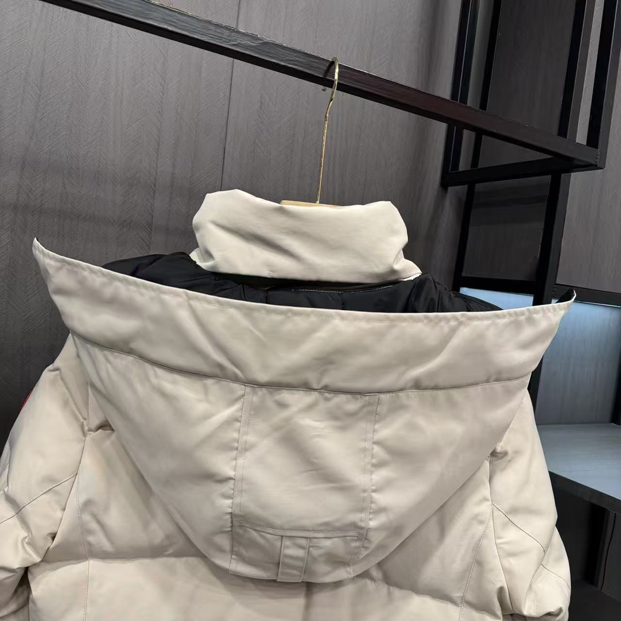 <p>Canada Goose Chelse*派克大衣羽绒服(卡其)</p>