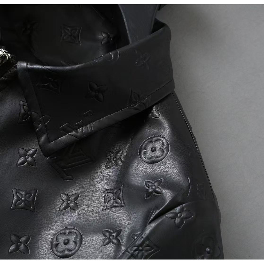 <p>LV&nbsp;男士皮夹克外套(黑)</p>