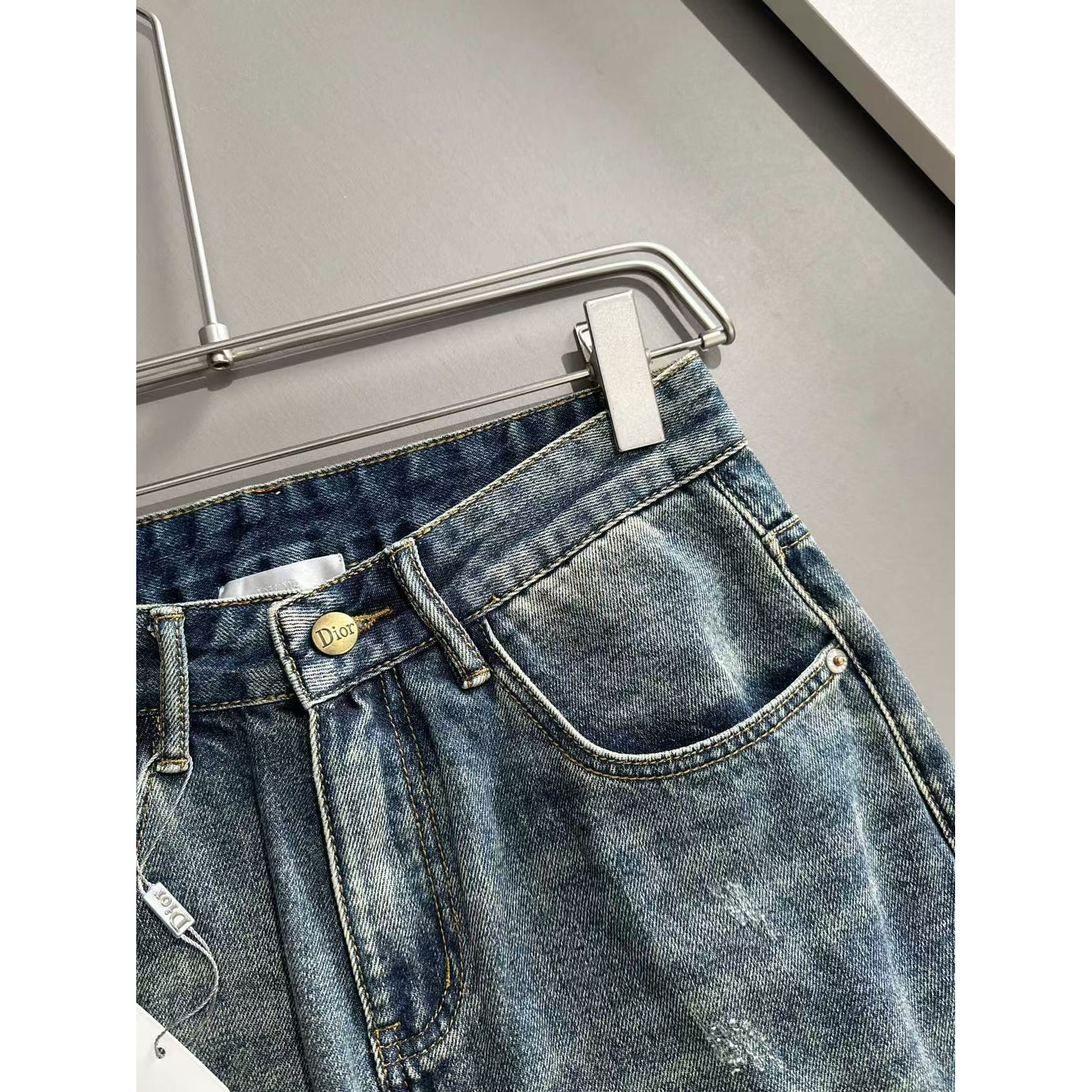<p>DIOR&nbsp;四季款经典牛仔裤直筒长裤(藍)</p>