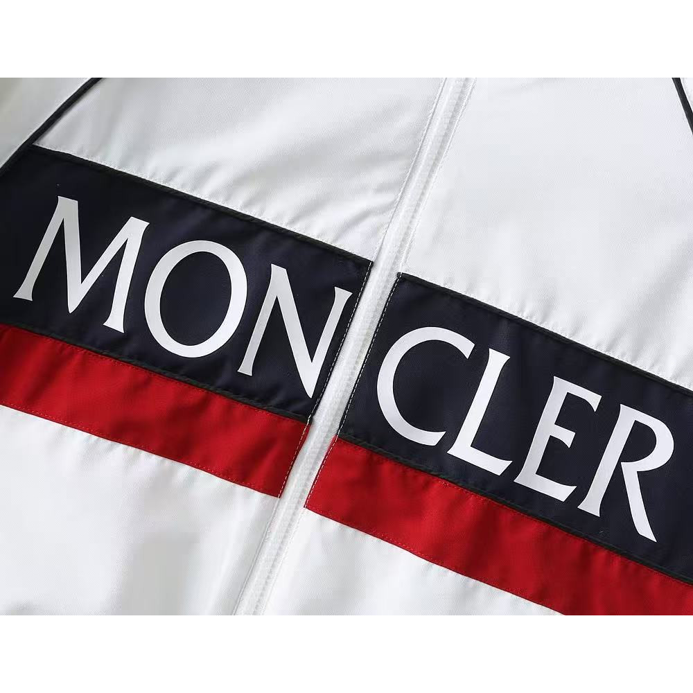 <p>MONCLER&nbsp;男士夹克外套(800855)</p>