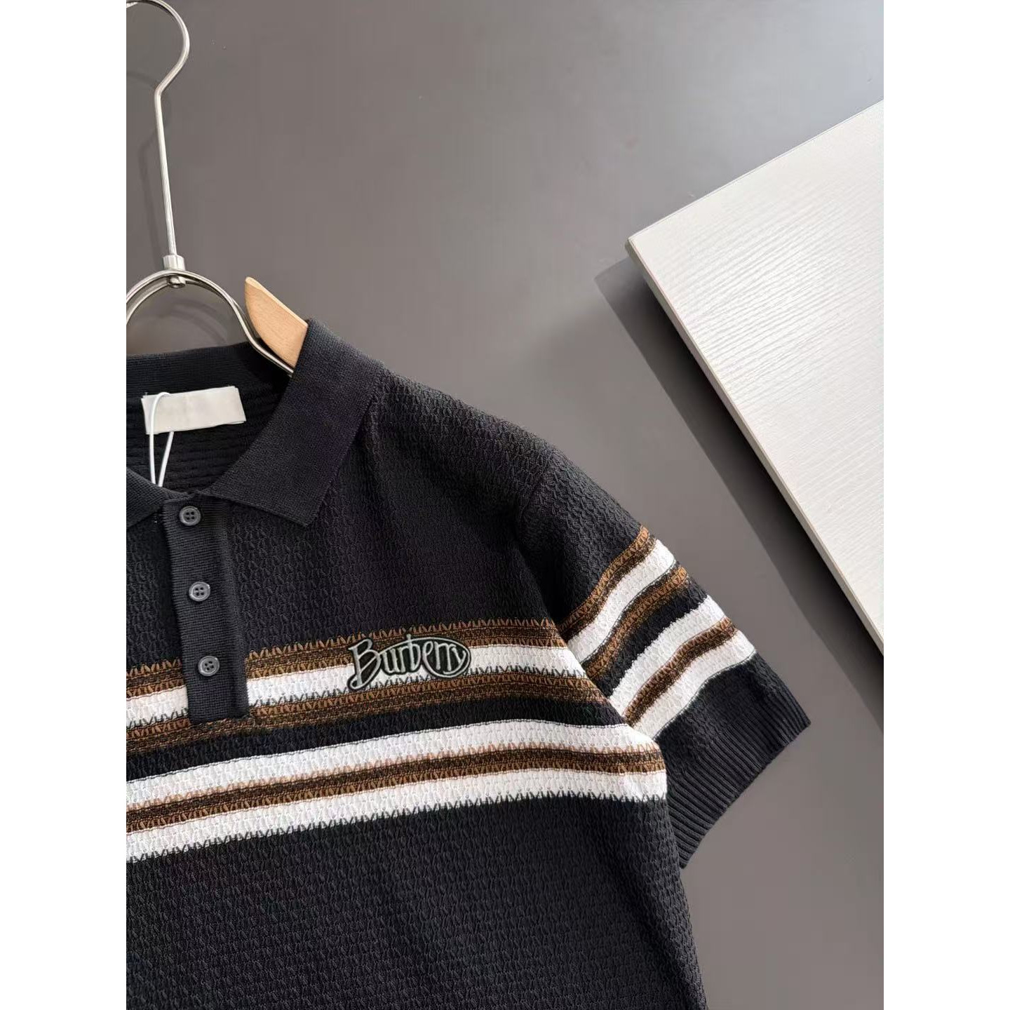 <p>BURBERRY&nbsp;男款短袖T恤(786899)</p>