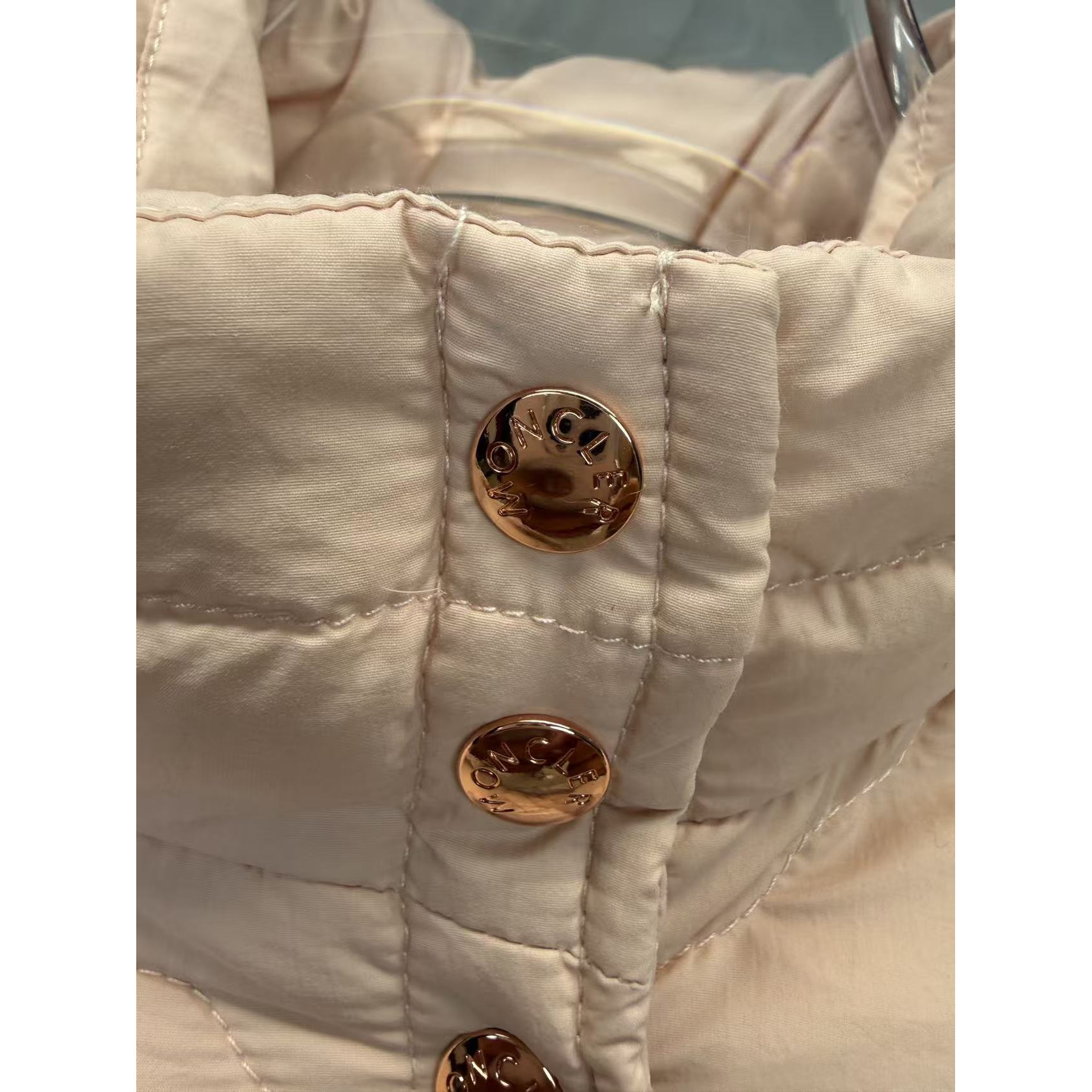 <p>Moncler 针织拼接羽绒服(粉)</p>