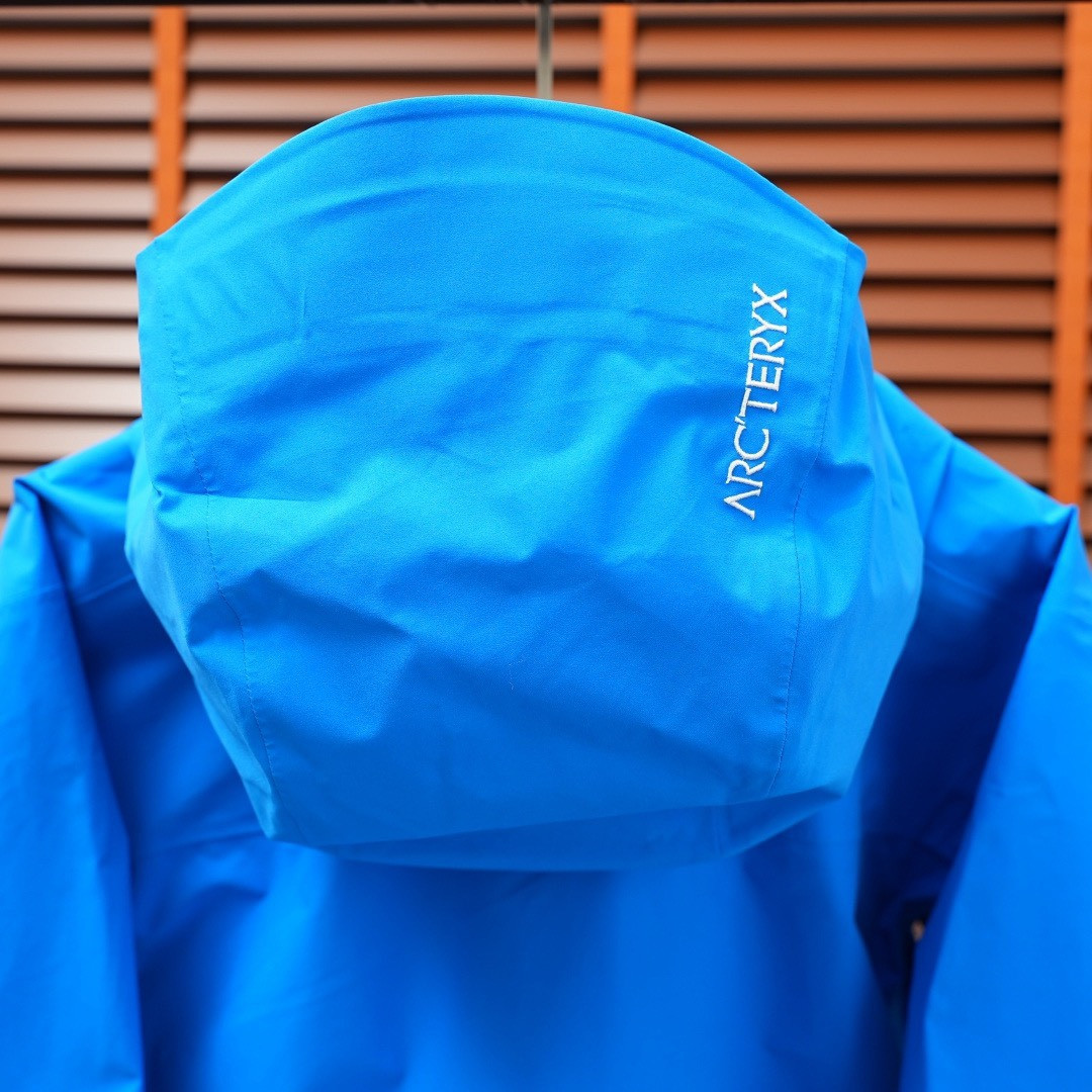 <p>ARC'TERYX &nbsp;BETA SV JACKET 增强防水防风连帽硬壳外套(群青蓝)&nbsp;</p>