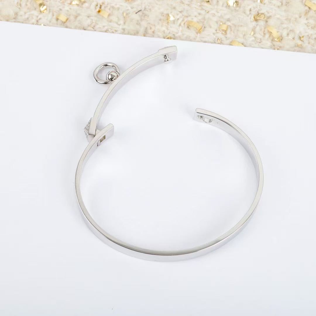 <p>HERMES 手镯</p>