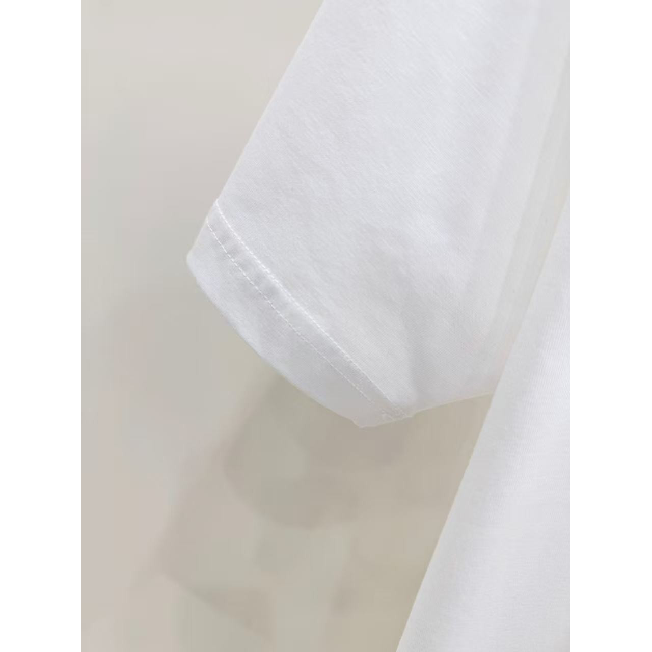 <p>Balenciaga 老爹鞋子短袖t恤(白)&nbsp;</p>