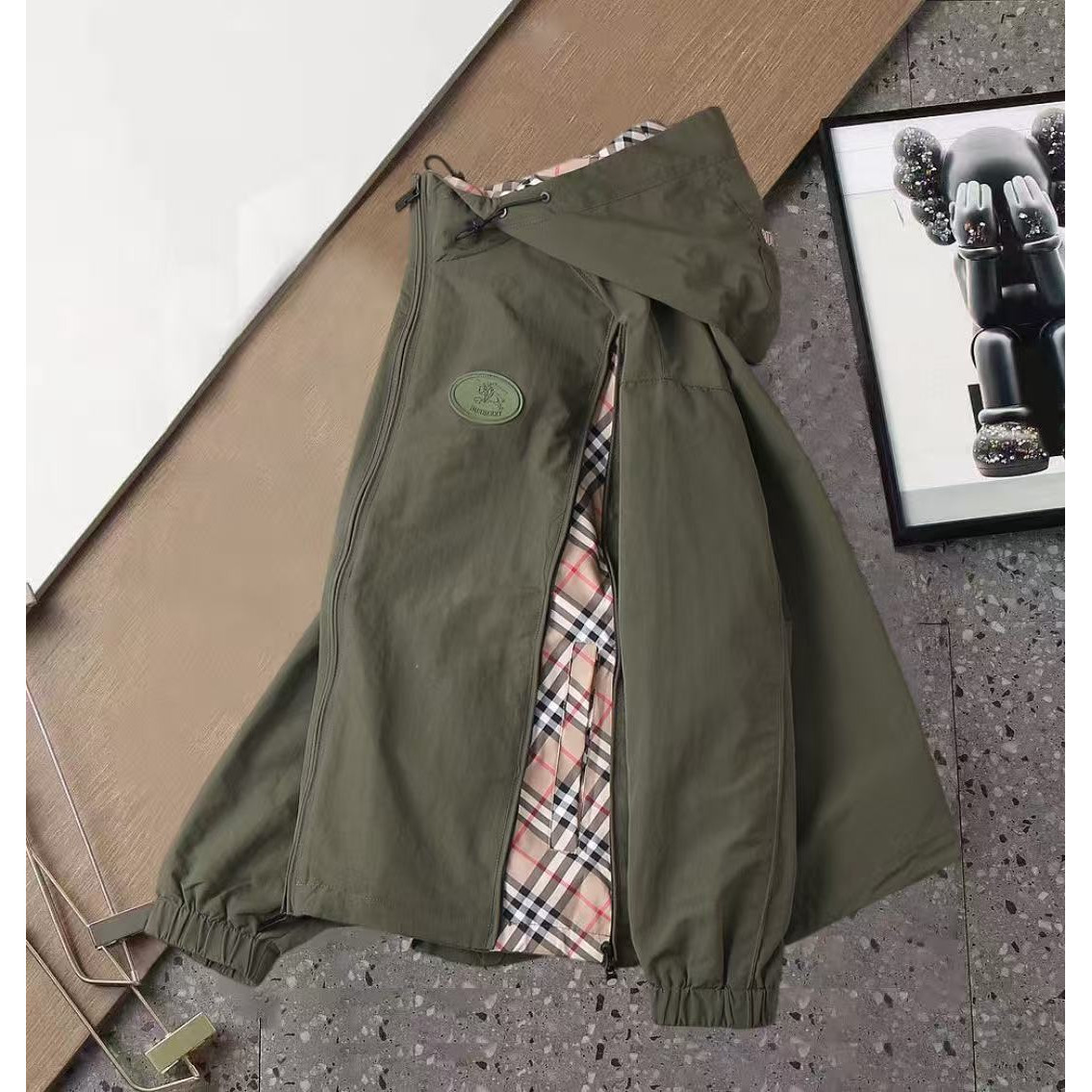<p>BURBERRY&nbsp;男士夹克外套(綠)</p>