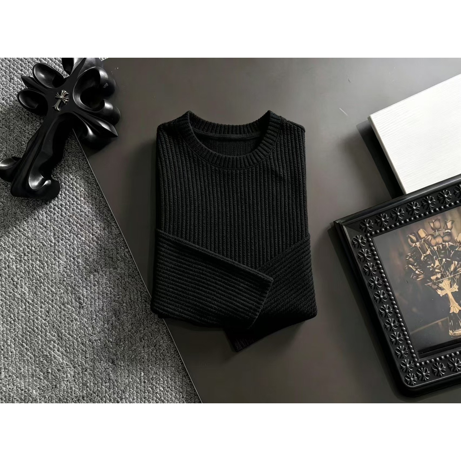 <p>Loewe 高品质男士卫衣(黑)</p>