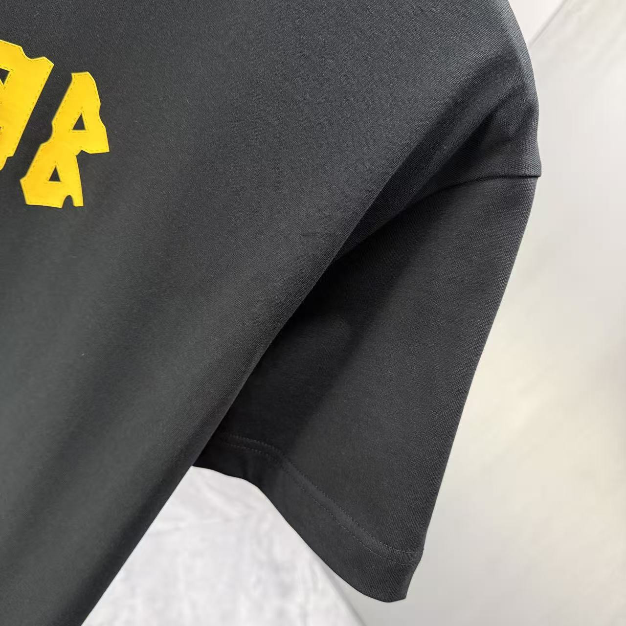 <p>Balenciaga 短袖T恤(黑)</p>