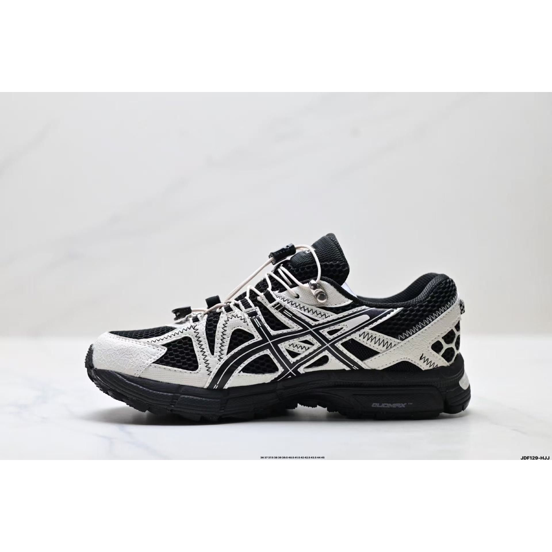 <p>Asics Gel-Kahana 8 FL 经典户外跑鞋(黑白)</p>