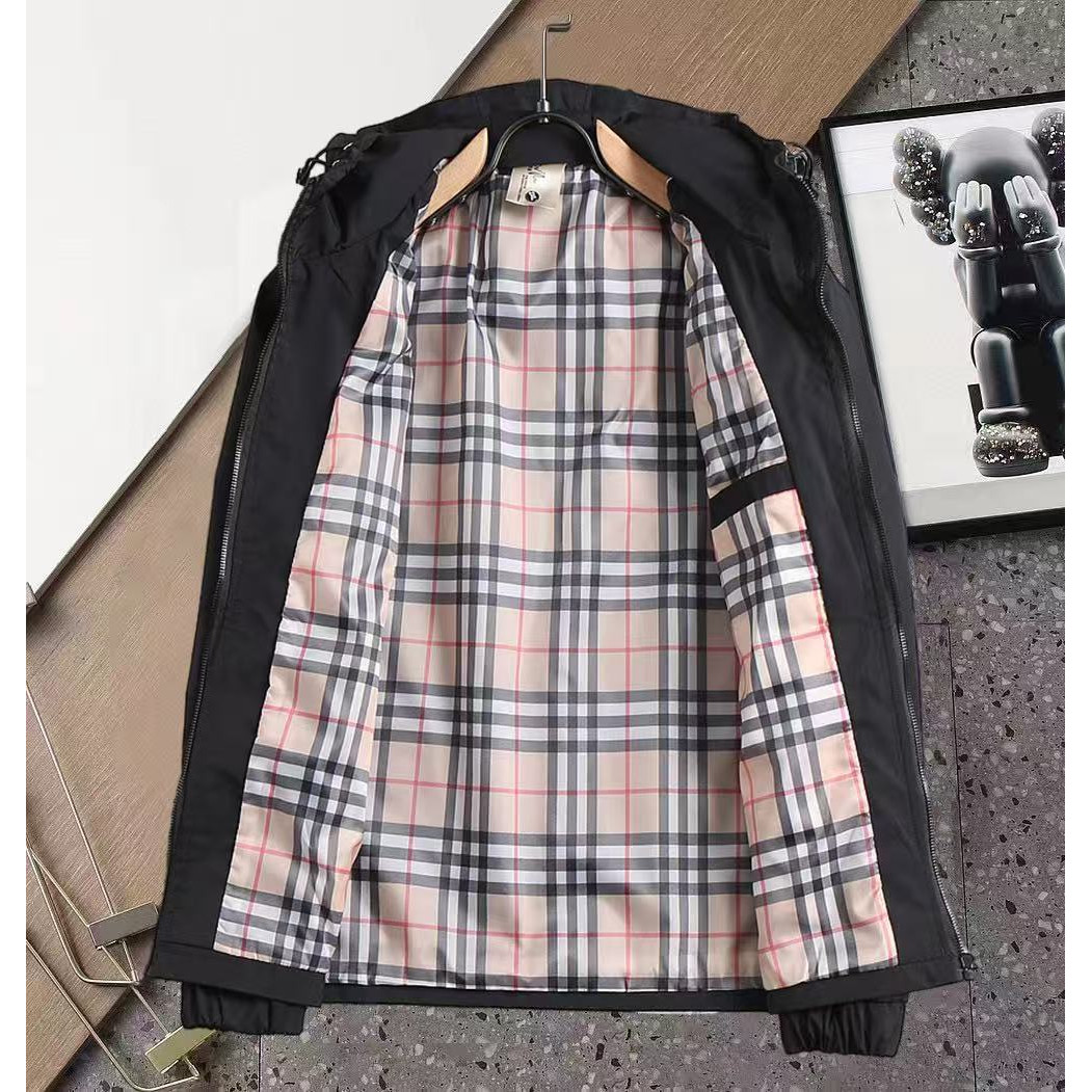 <p>BURBERRY&nbsp;男士夹克外套(黑)</p>