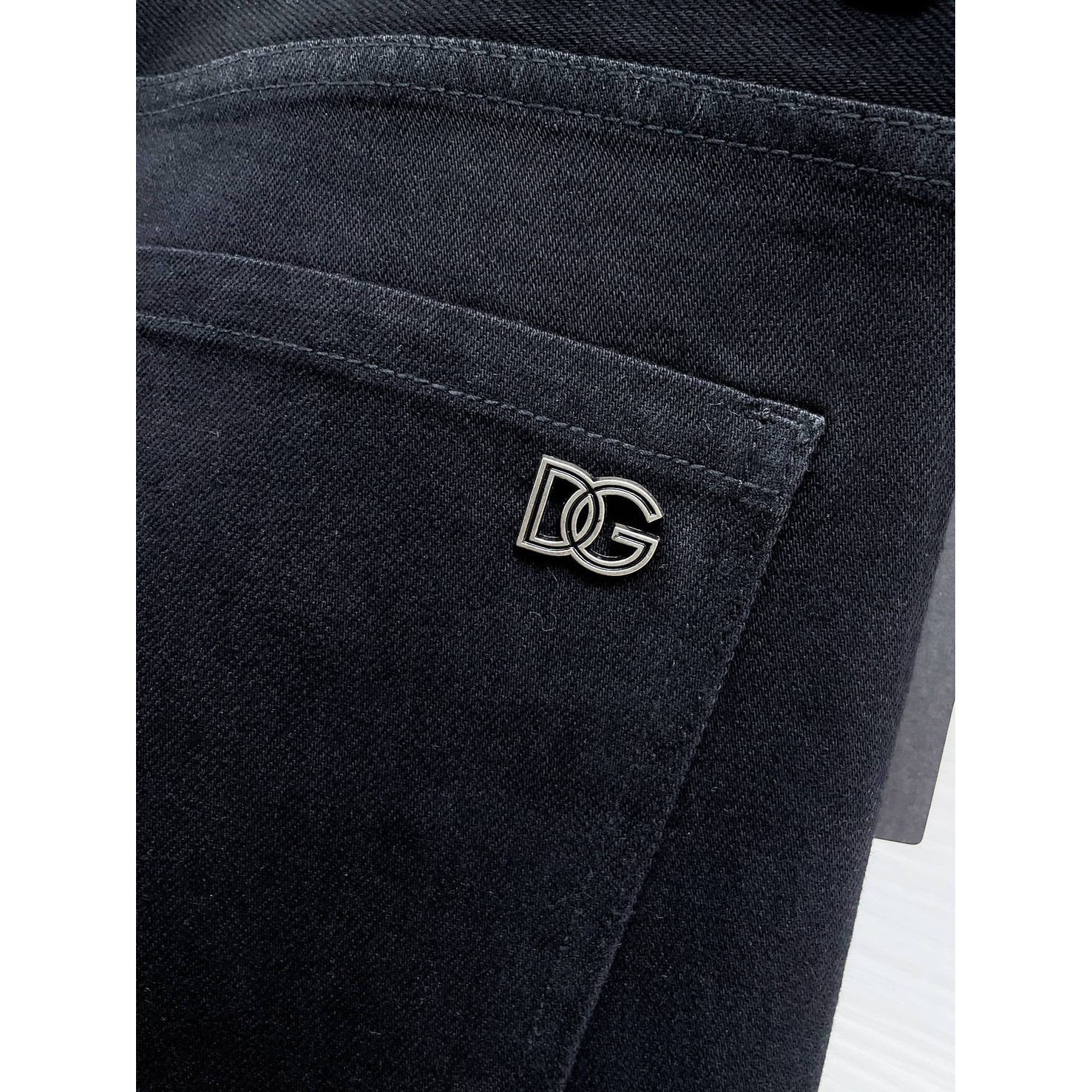 <p>D&amp;G&nbsp;高品质牛仔裤(黑)</p>