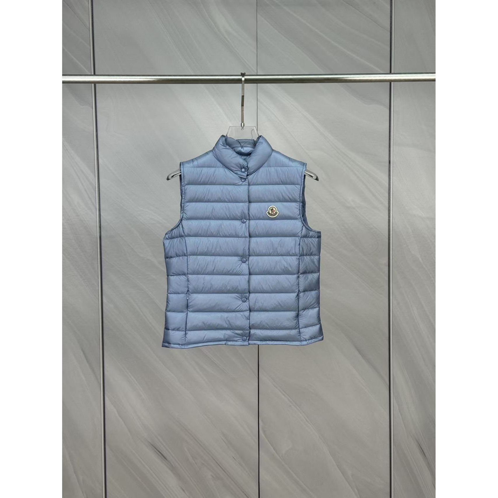 <p>Moncler Liane女士立领羽绒服(藍)</p>