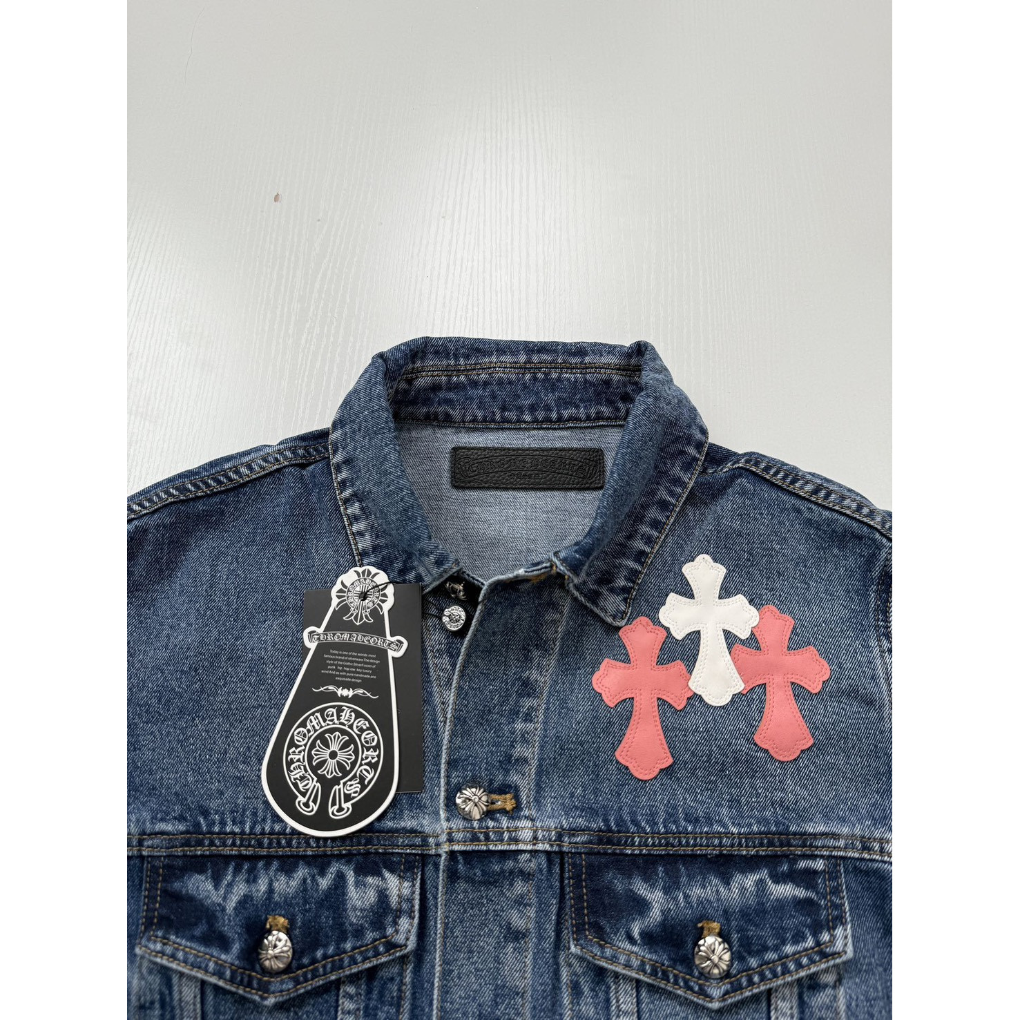 <p>CHROME HEARTS 三十字架牛仔外套</p>