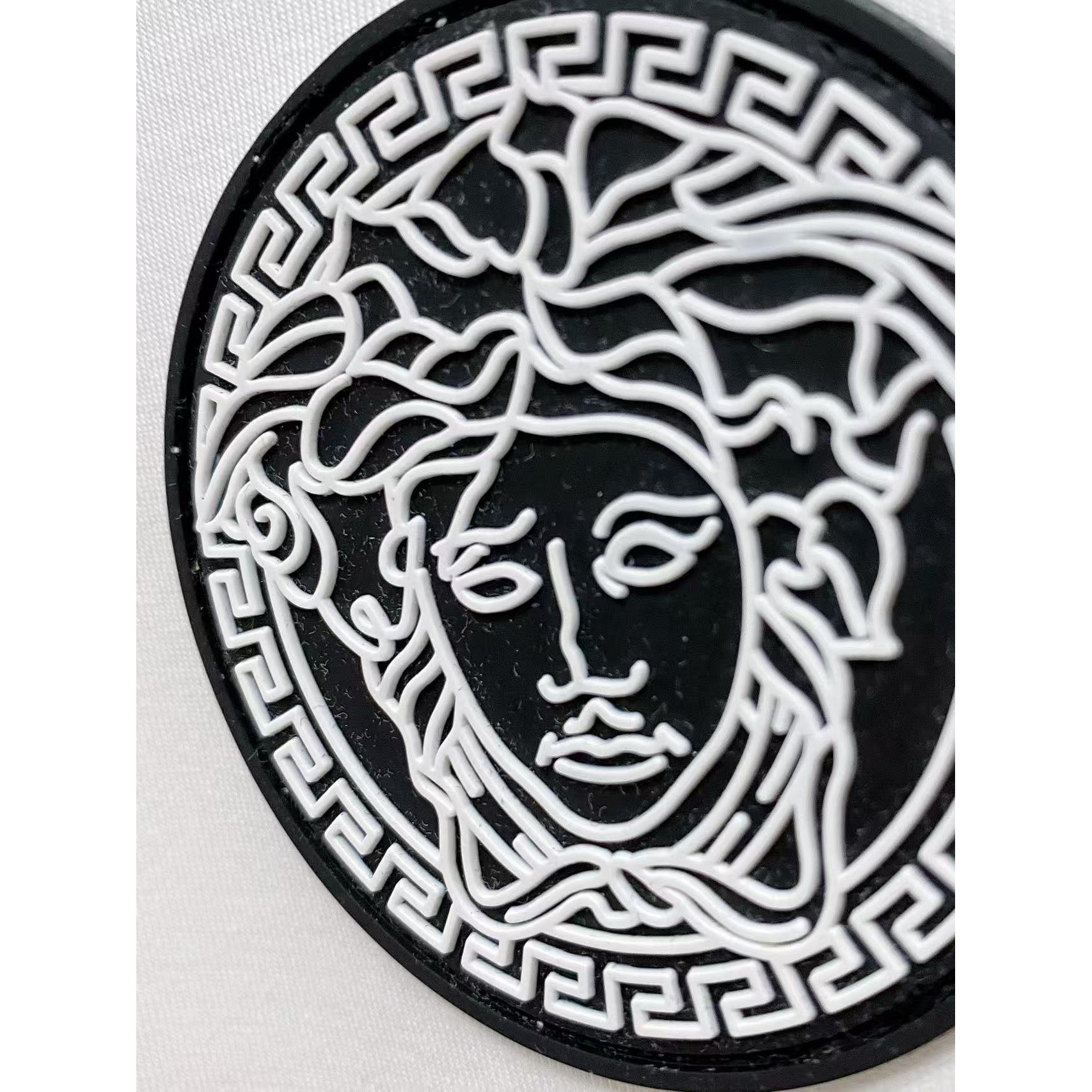 <p>Versace&nbsp;太空棉卫衣(白)</p>