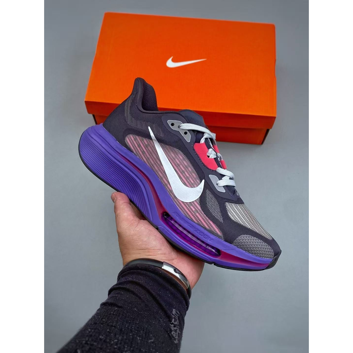 <p>Nike Air Zoom Pegasus Plus 2 运动慢跑鞋(紫)</p>