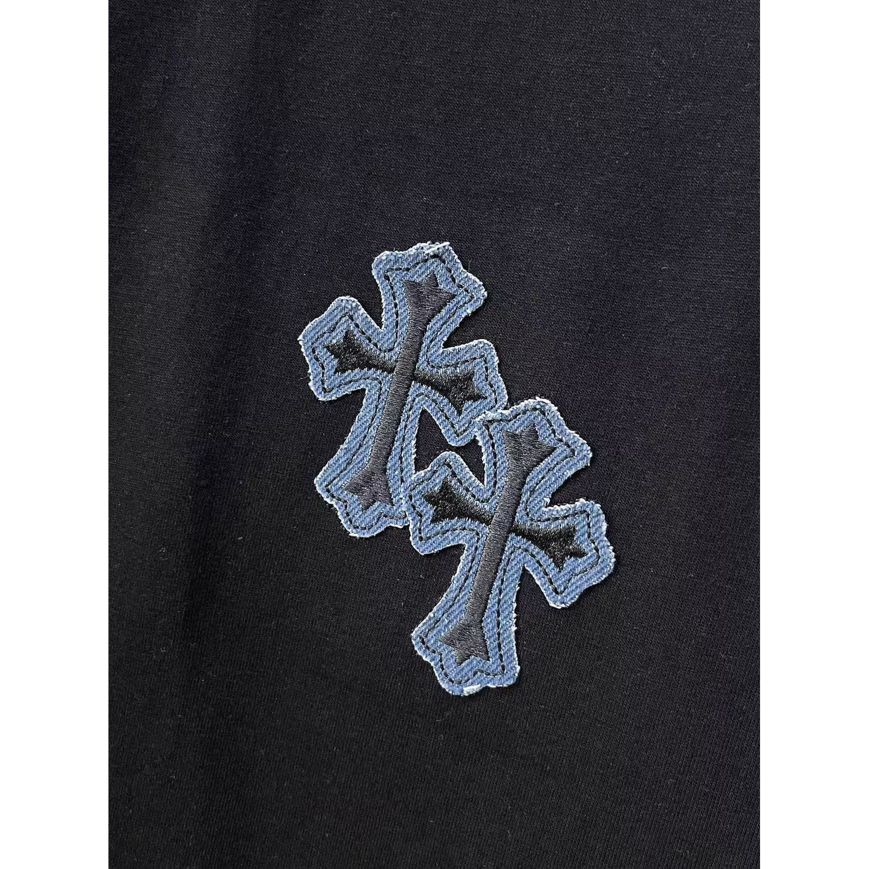 <p>CHROME HEARTS 专柜新款短袖T恤(黑)</p>