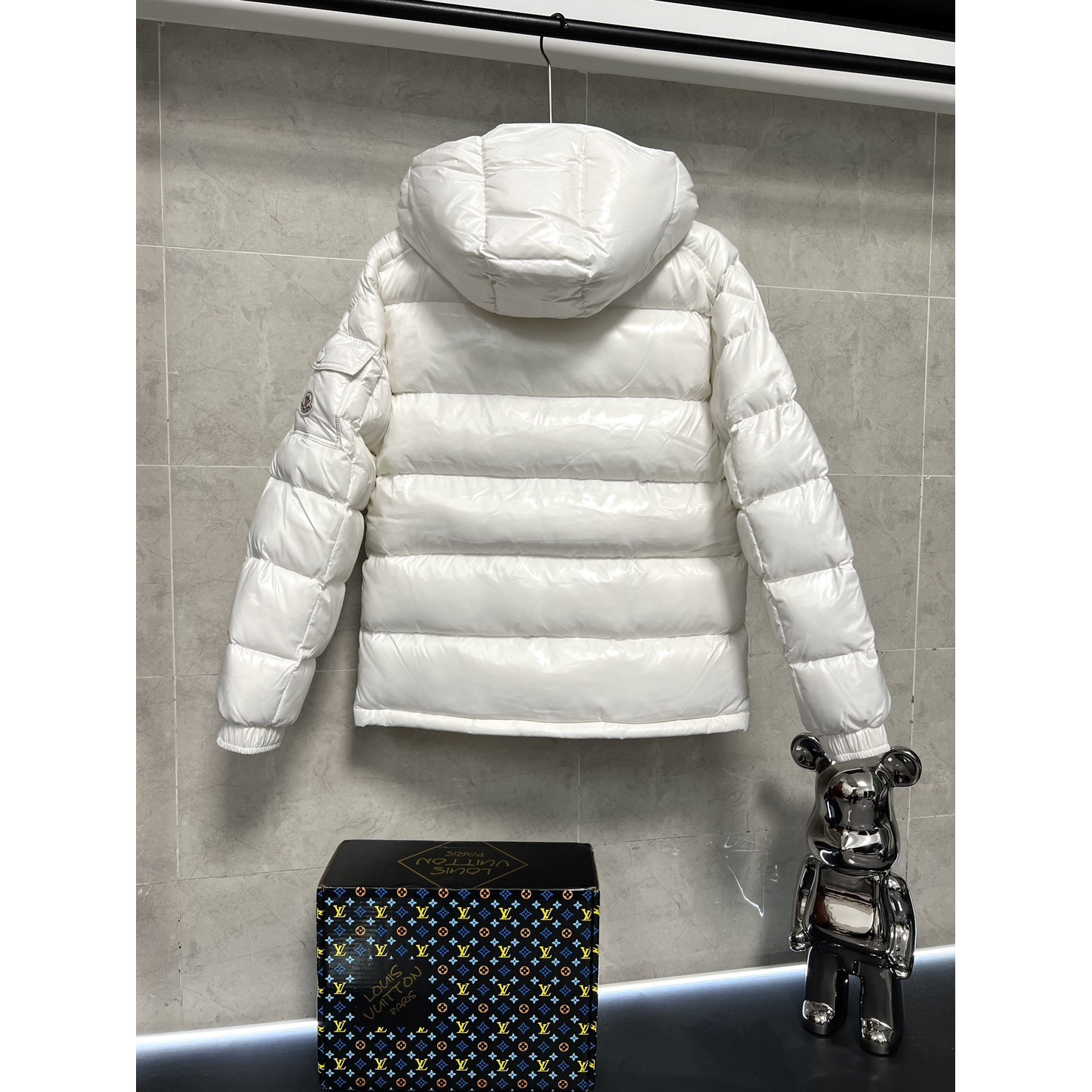 <p>Moncler 羽绒服 (白)</p>