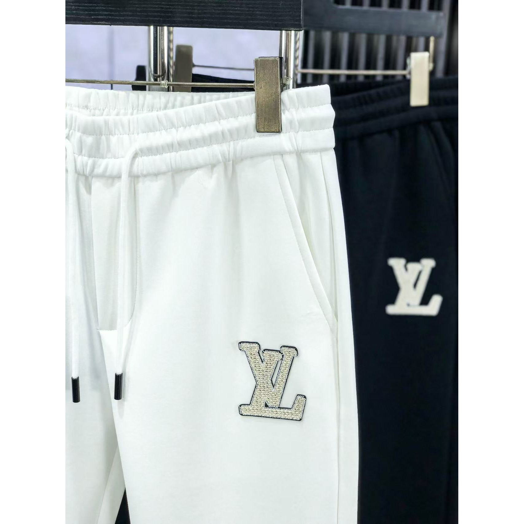 <p>LV 高品质时尚休闲裤(782971)</p>