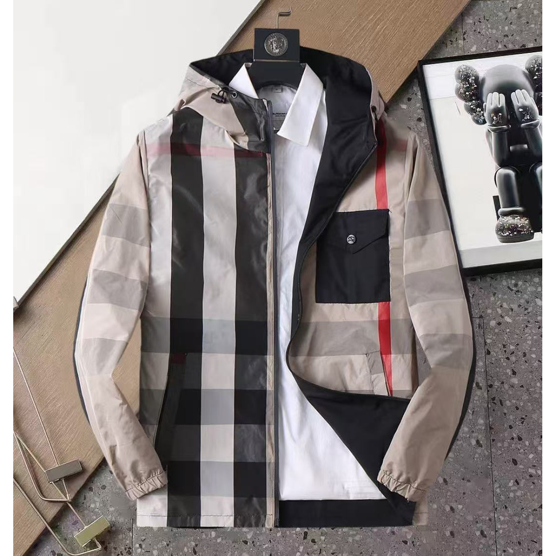 <p>BURBERRY 男士夹克外套(800835)</p>
