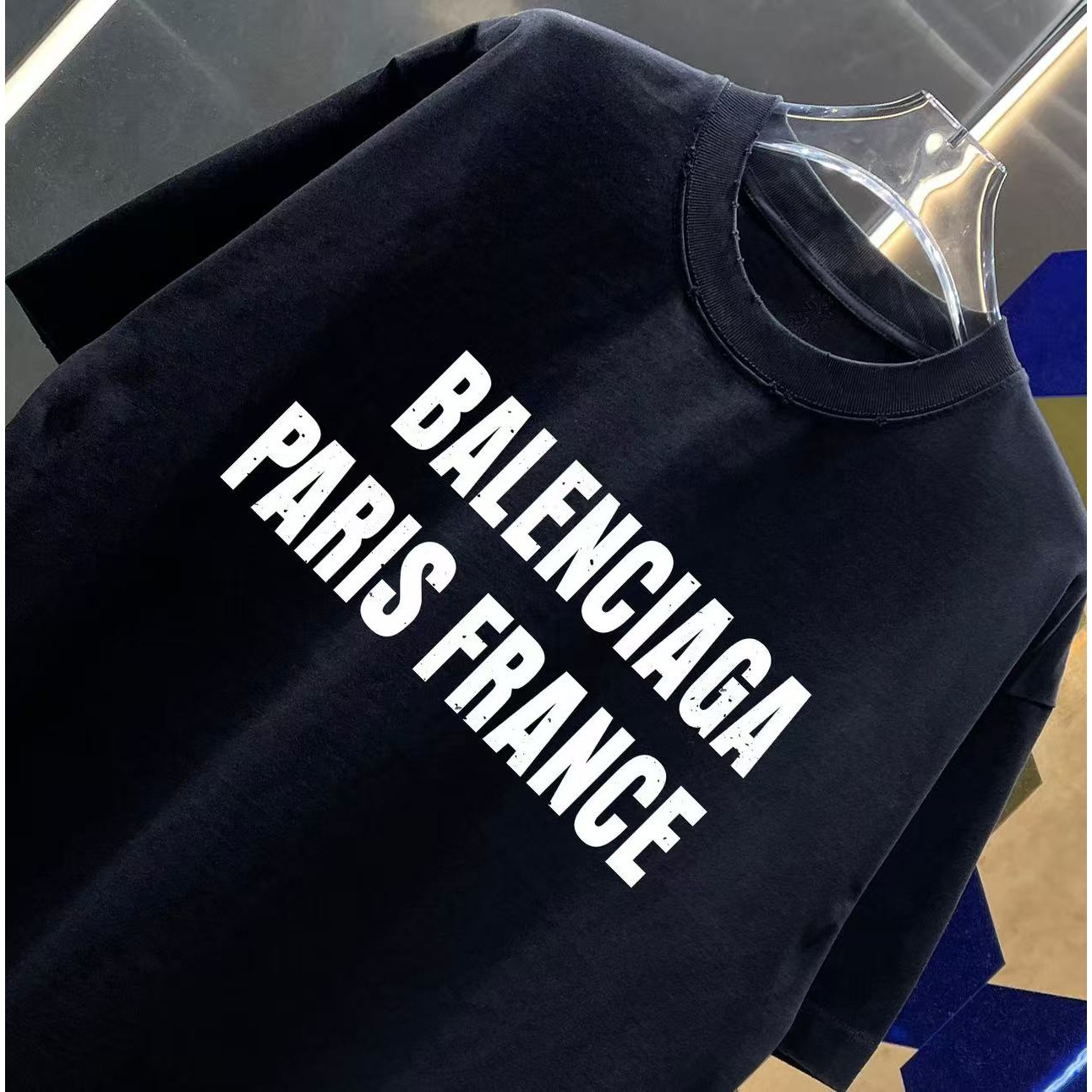 <p>Balenciaga 洗水磨破短袖T恤(洗水黑)</p>