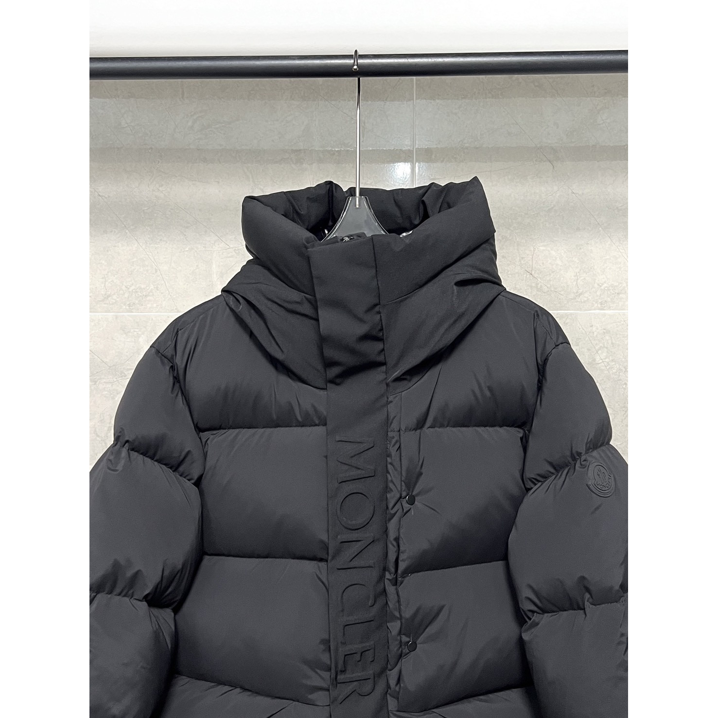 <p>Moncler 黑武士羽绒服 (黑)</p>
