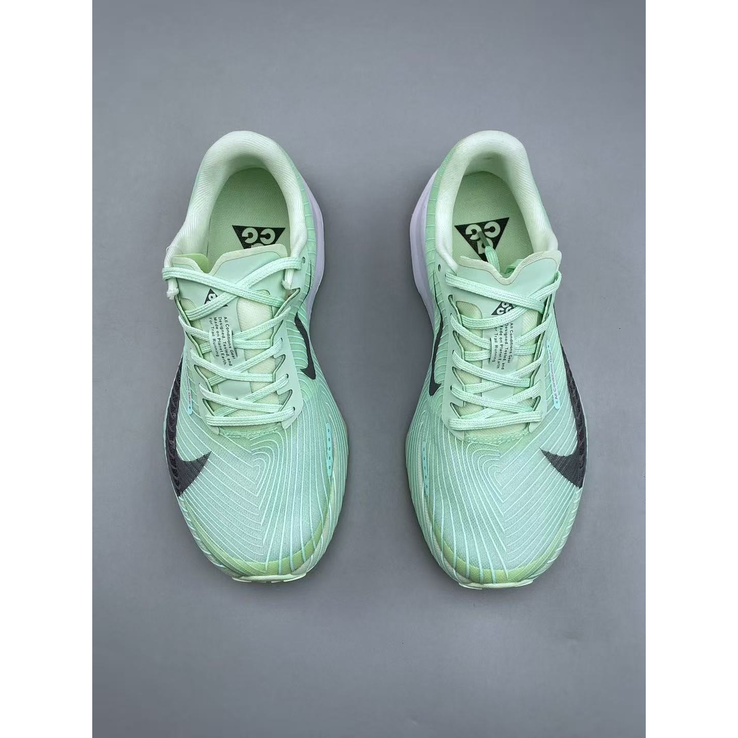 <p>Nike Zoomx ACG Ultrafly Trail&nbsp; 透气越野跑步鞋&nbsp;</p>