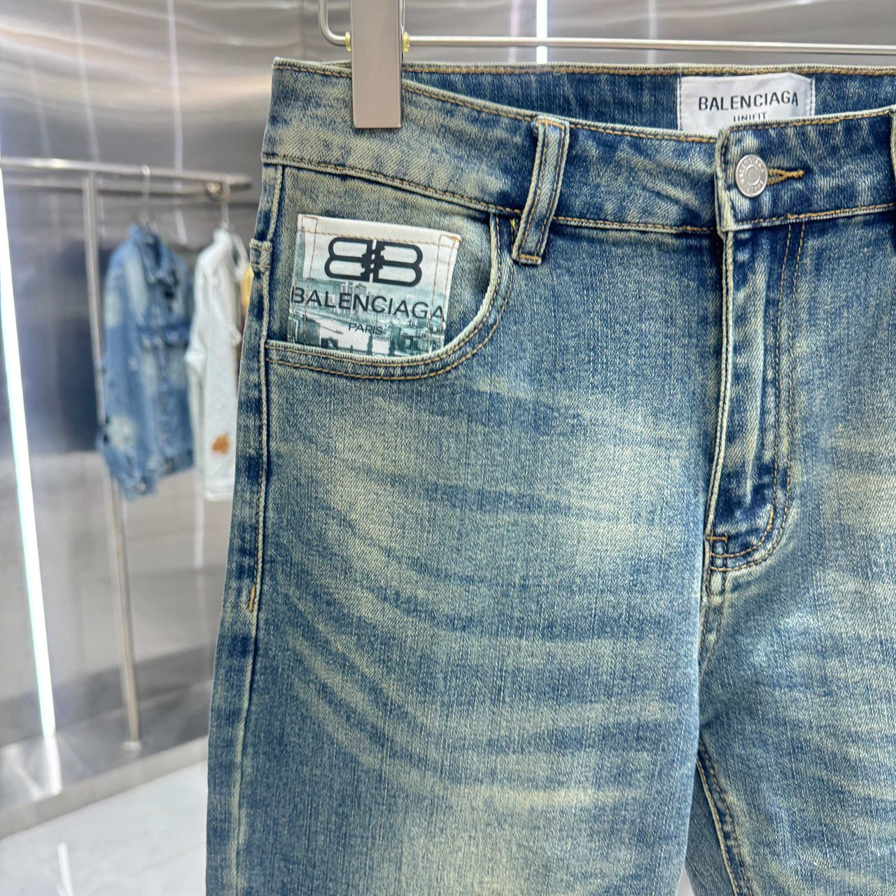 <p>Balenciaga 直筒牛仔裤(蓝色)</p>