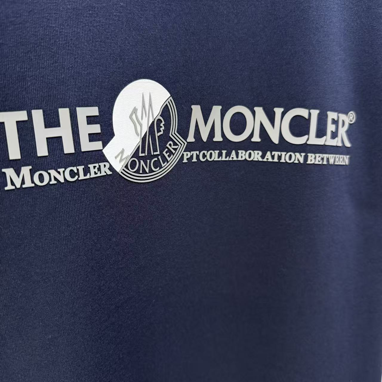 <p>Moncler 短袖T恤(深藍)</p>