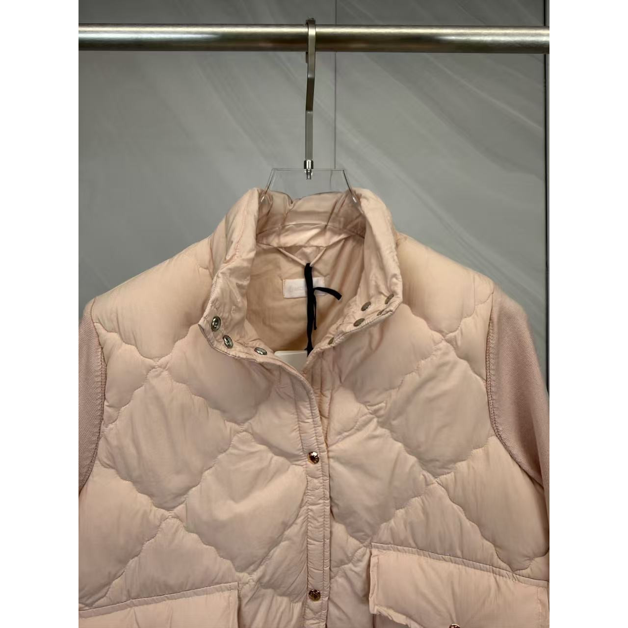 <p>Moncler 针织拼接羽绒服(粉)</p>