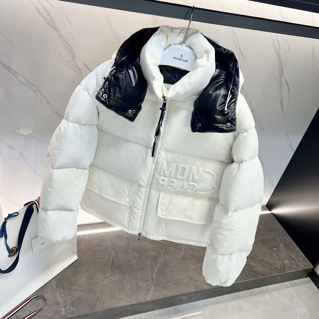 <p>MONCLER Abbaye面包服漆面尼龙女士羽绒服(白黑色)</p>