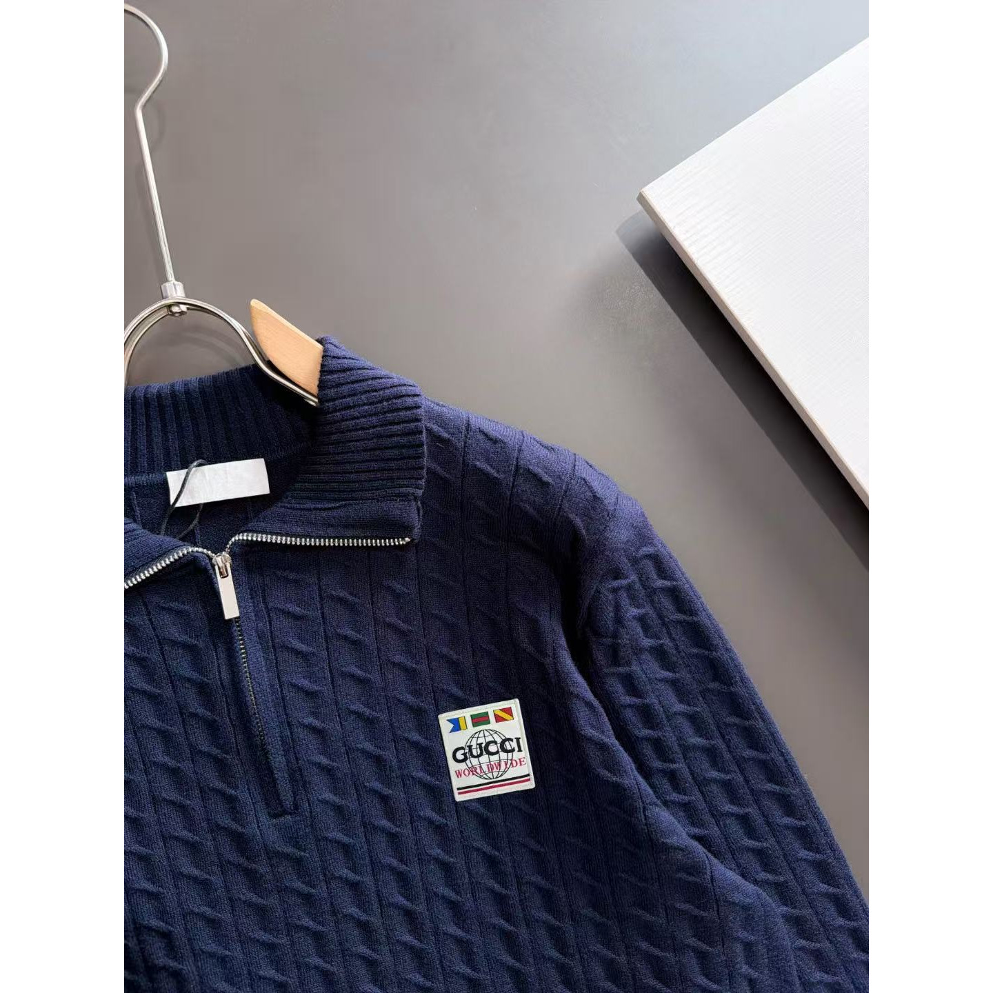 <p>GUCCI&nbsp;秋冬官网最新毛衣(藍)</p>