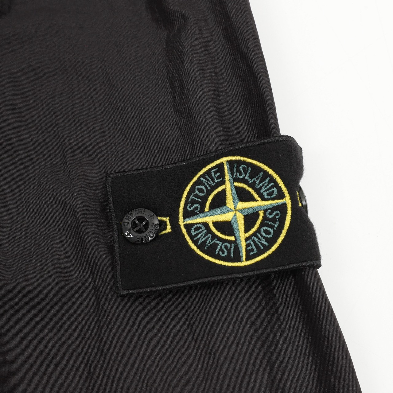 <p>Stone Island 防风防水户外风衣外套(黑)</p>