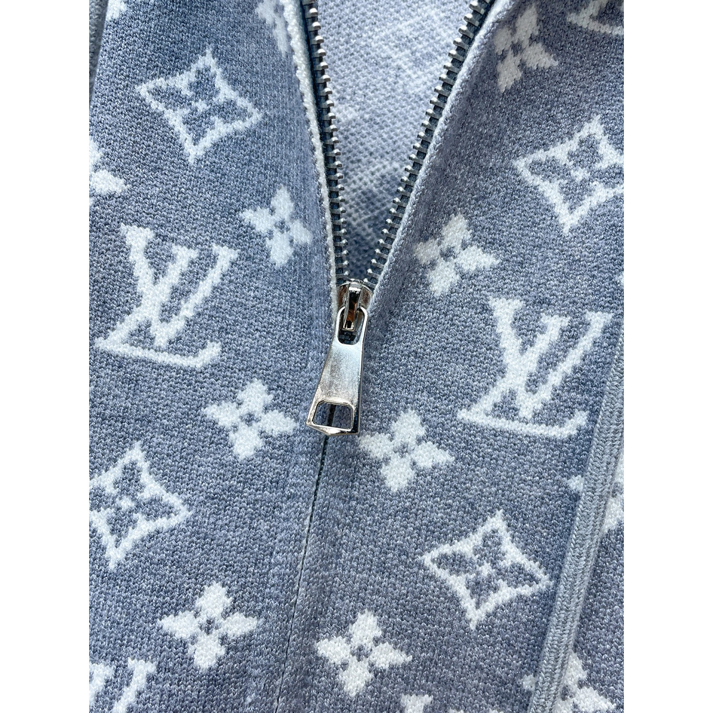 <p>LV 精品外套</p>