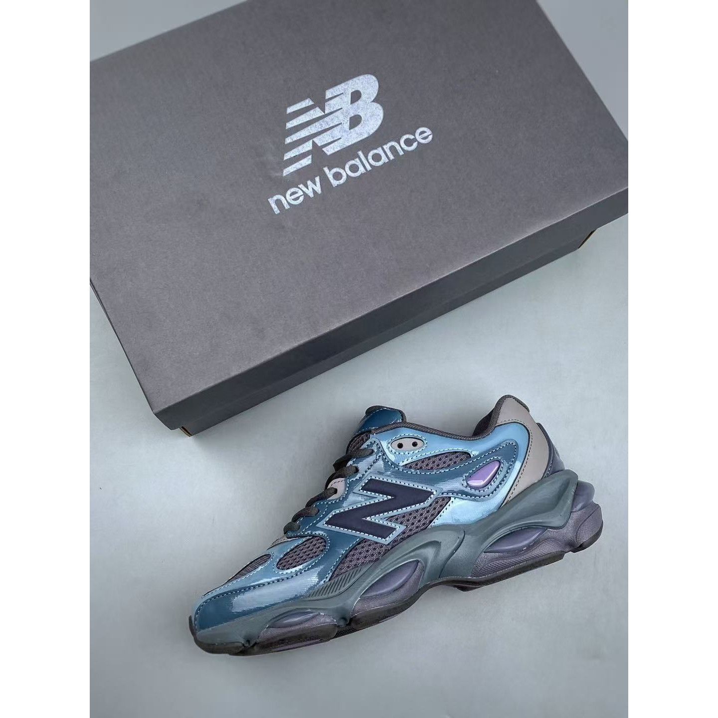 <p>New Balance NB983 复古休闲运动厚底跑鞋 (藍)<br />
&nbsp;</p>