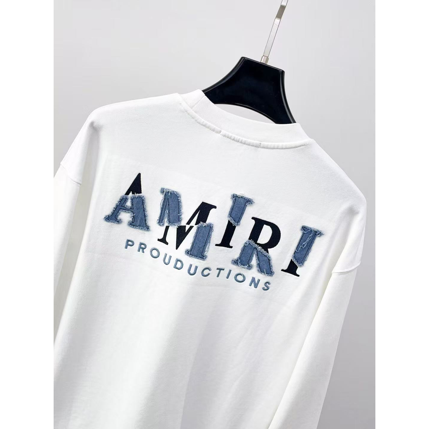 <p>AMIRI&nbsp;圓領長袖T恤(白)</p>