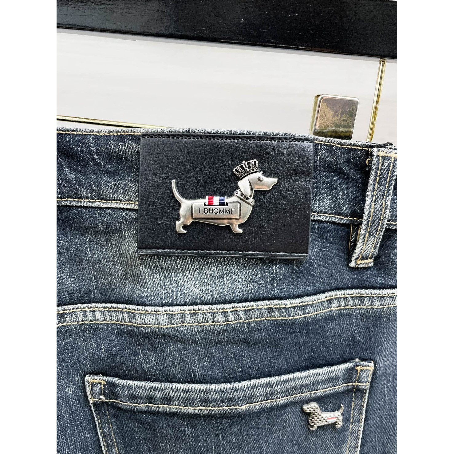 <p>Thom Browne&nbsp;高品质牛仔裤</p>
