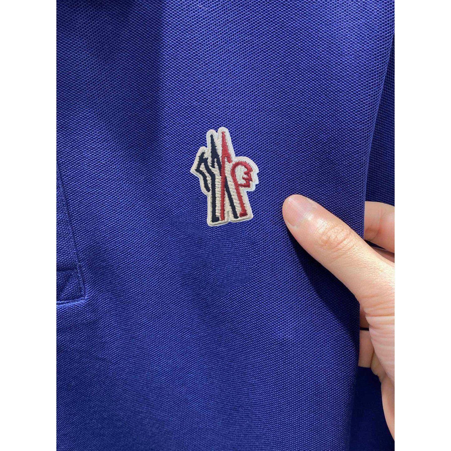 <p>MONCLER 立体徽标翻领长袖Polo衫(藍)</p>